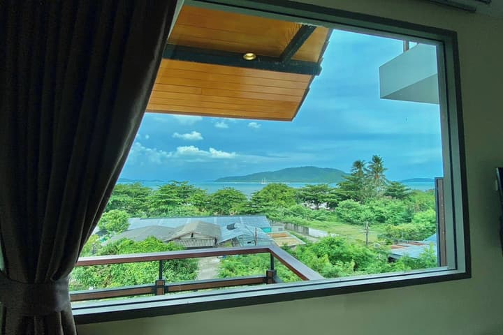 Aqua Resort Phuket - Near Beach and Chalong Pier