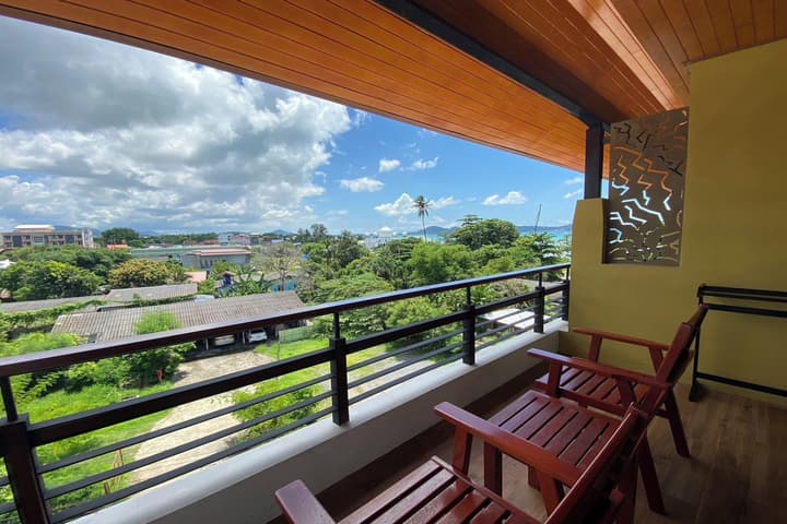 Aqua Resort Phuket - Near Beach and Chalong Pier