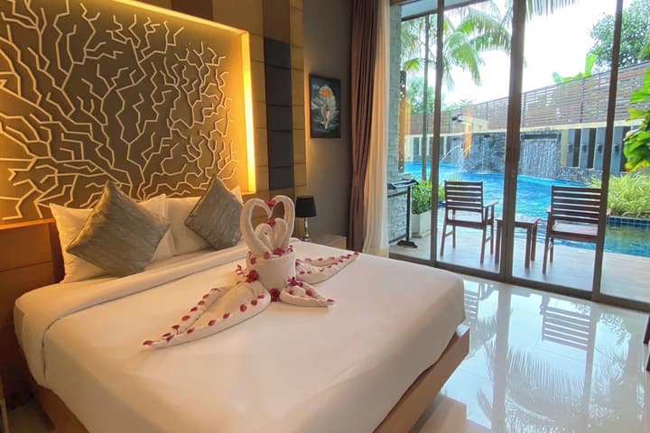Aqua Resort Phuket - Near Beach and Chalong Pier