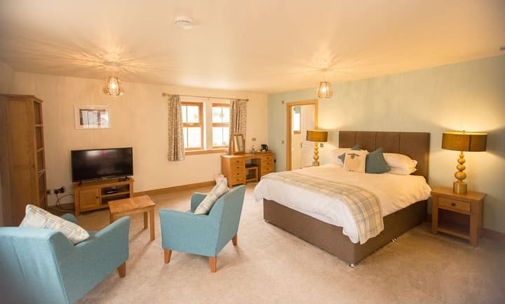 Redwood House Hotel