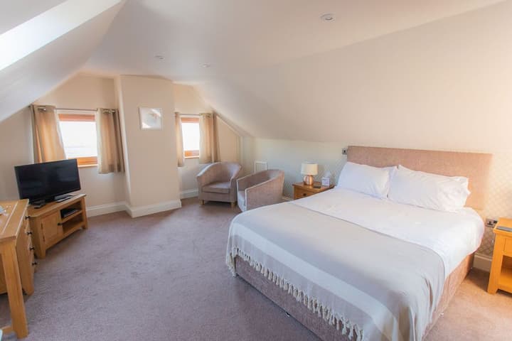 Redwood House Hotel