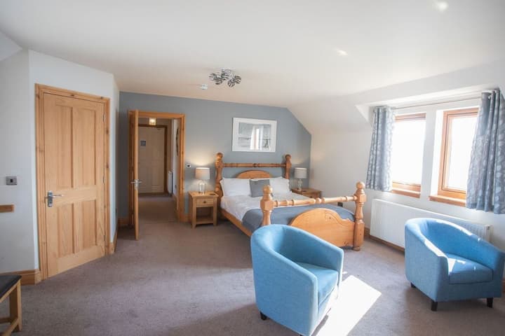 Redwood House Hotel