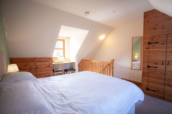 Redwood House Hotel