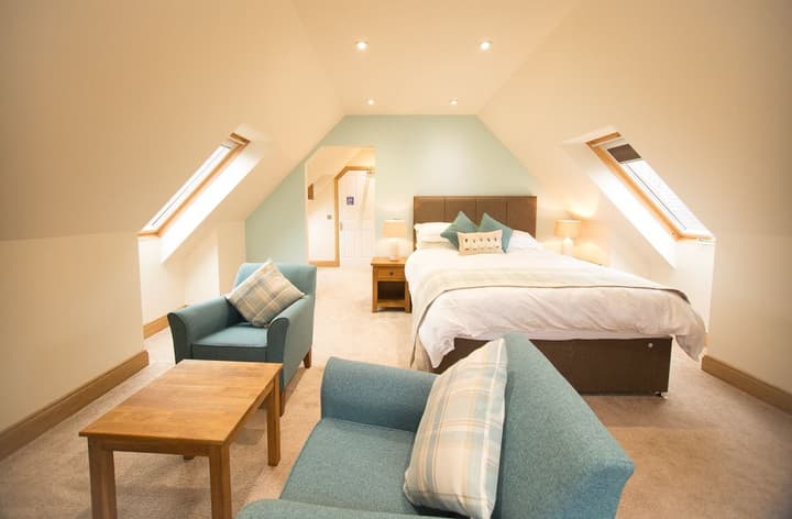 Redwood House Hotel