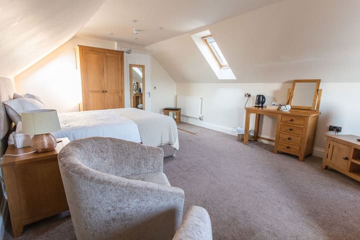 Redwood House Hotel