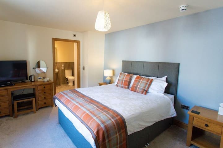 Redwood House Hotel