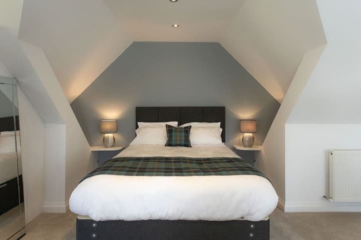 Redwood House Hotel