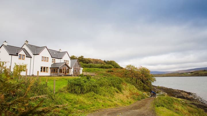 Redwood House Hotel