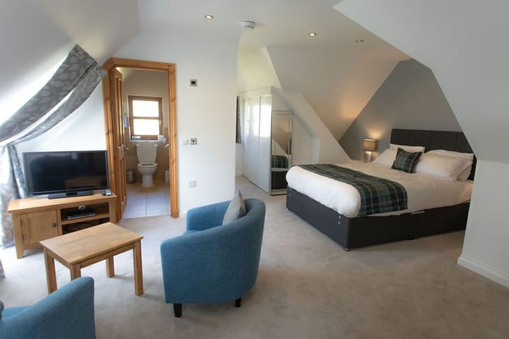 Redwood House Hotel
