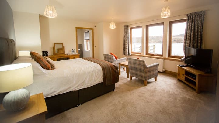 Redwood House Hotel
