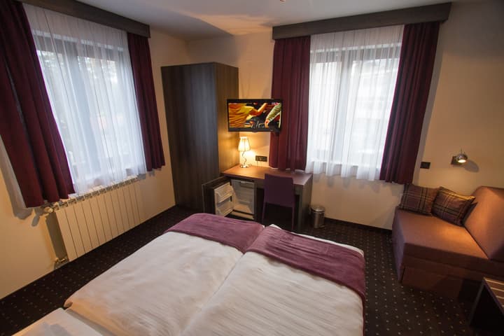 Log In Rooms