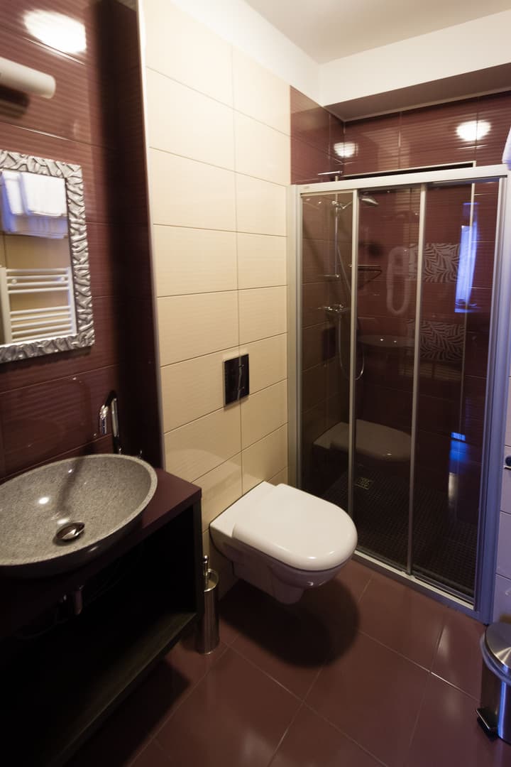 Log In Rooms