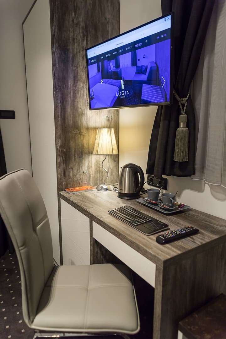 Log In Rooms