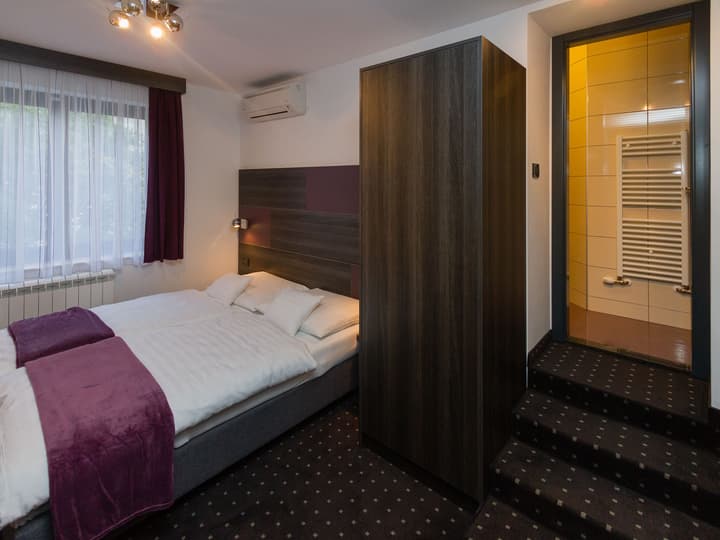 Log In Rooms