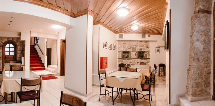 Kentrikon Hotel