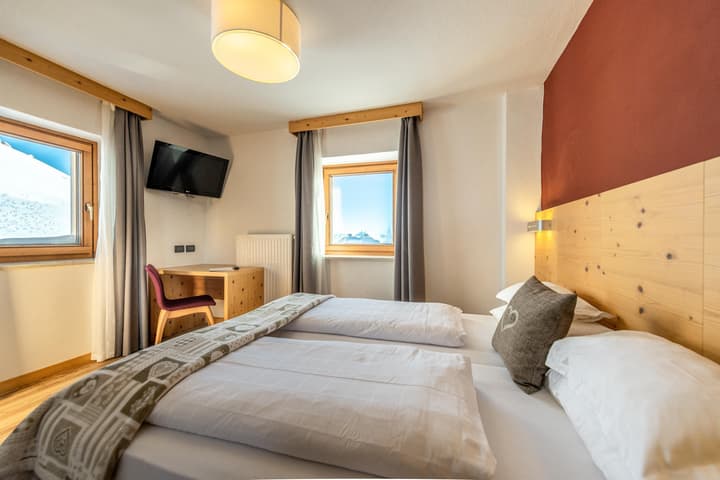 Hotel Col Di Lana