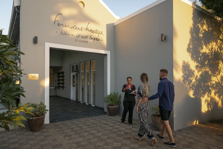 Founders Lodge by Mantis