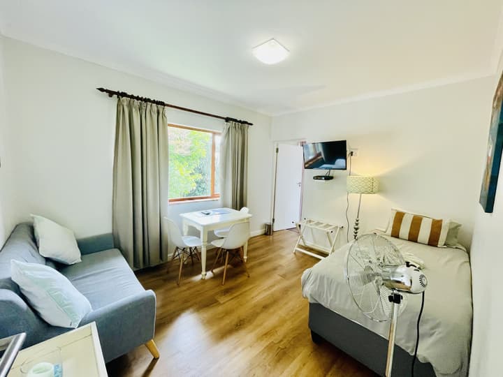 6 Stemmet Lodge