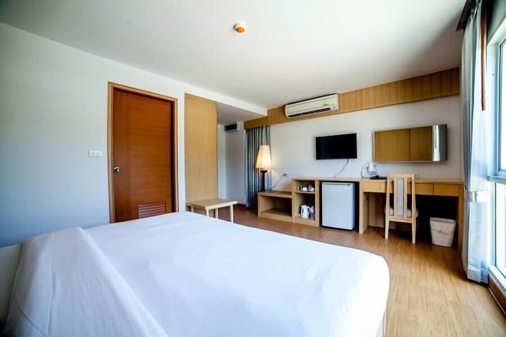 Phi Phi Harbour View Hotel