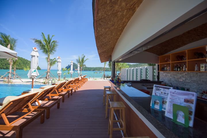 Phi Phi Harbour View Hotel