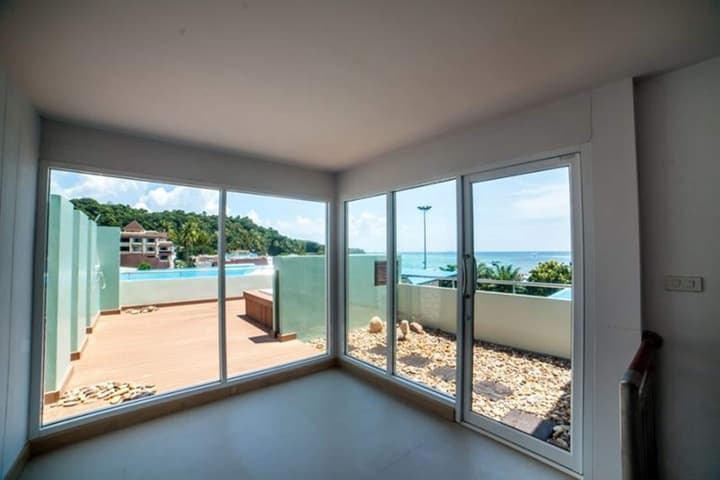 Phi Phi Harbour View Hotel
