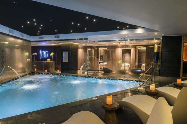 ICON Hotel