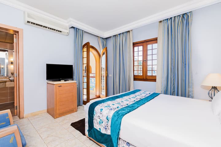 Royal Lagoons Resort & Aqua Park Families and Couples Only