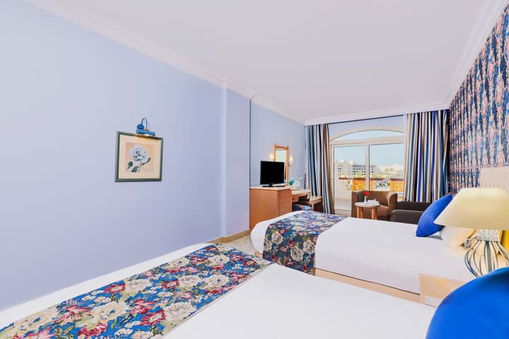 Royal Lagoons Resort & Aqua Park Families and Couples Only