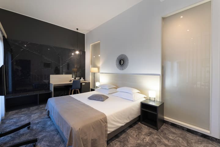 Hotel Salona Palace