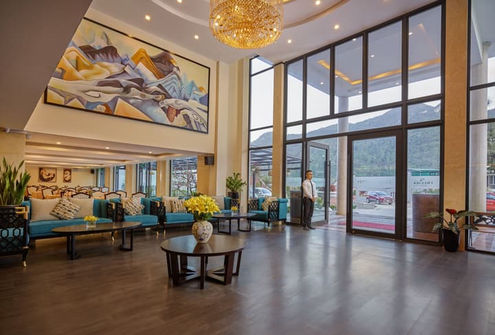 Freesia Hotel