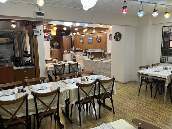 Istanbul Paris Hotel & Hostel