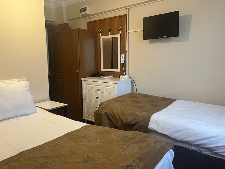 Istanbul Paris Hotel & Hostel