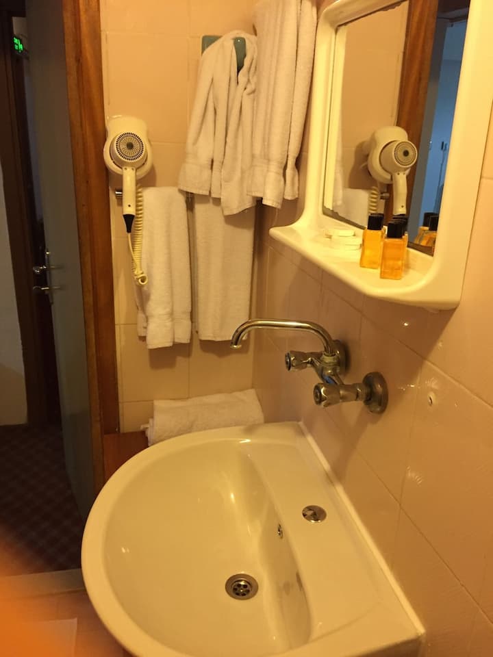 Istanbul Paris Hotel & Hostel