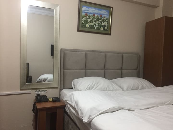 Istanbul Paris Hotel & Hostel