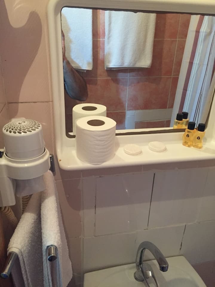 Istanbul Paris Hotel & Hostel