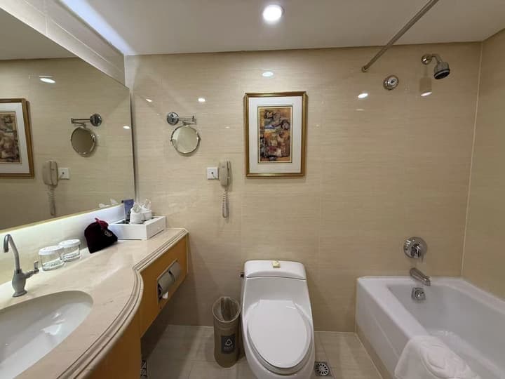 Celebrity International Grand Hotel