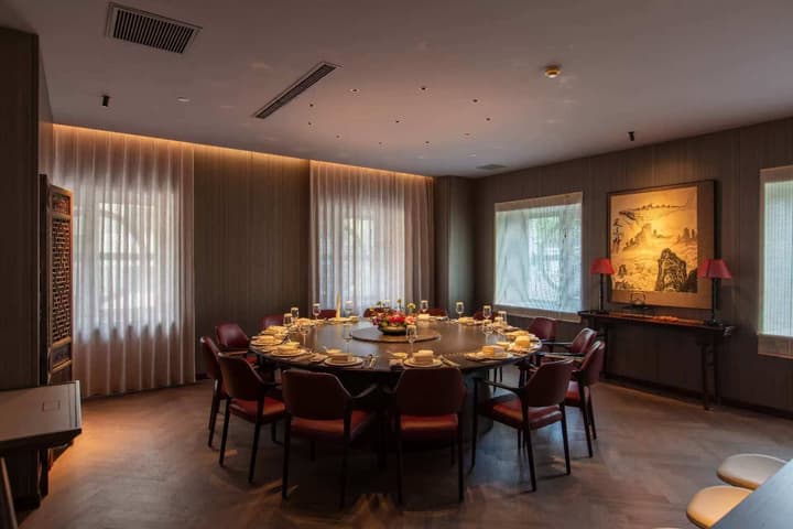 Celebrity International Grand Hotel