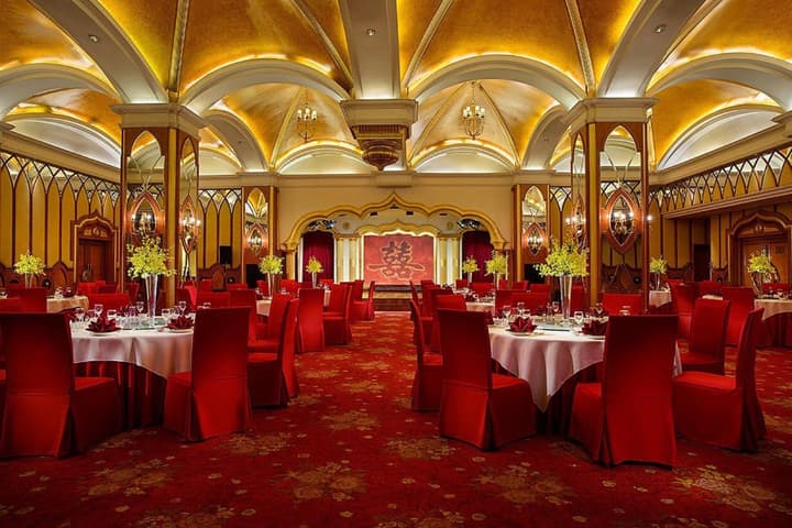 Celebrity International Grand Hotel