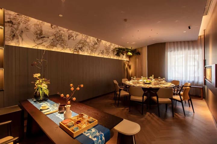 Celebrity International Grand Hotel