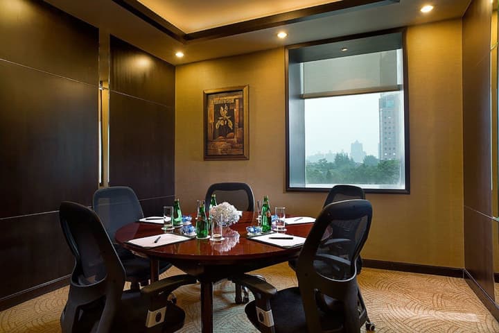Celebrity International Grand Hotel