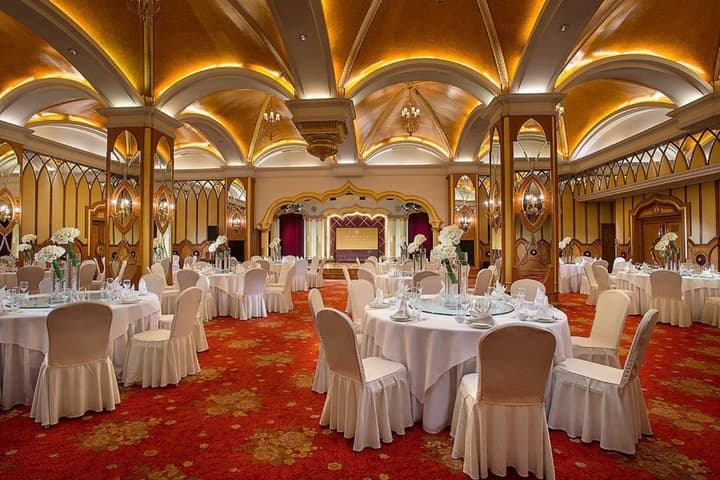 Celebrity International Grand Hotel