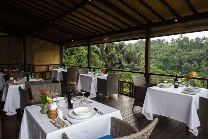 Suarapura Resort & Spa
