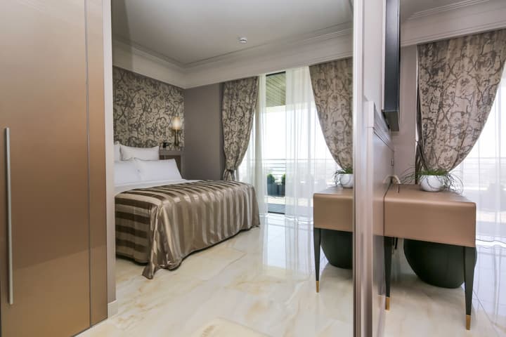 Alàbriga Hotel & Home Suites