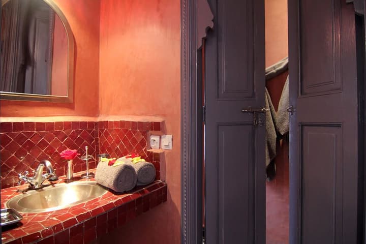RIAD NAFORA