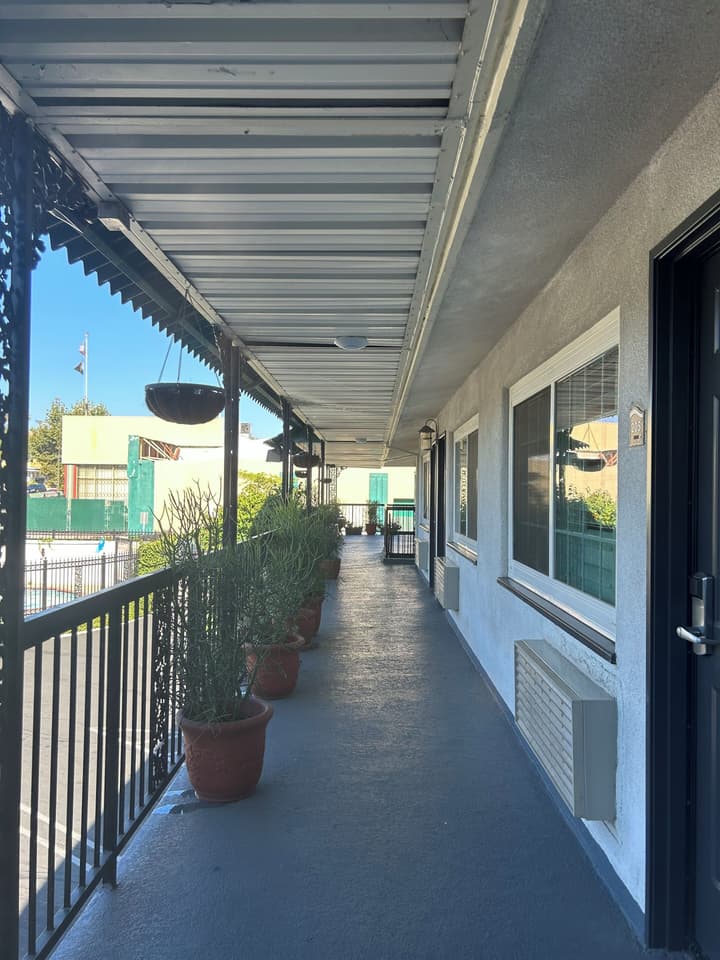 Welcome Inn on Colorado Blvd