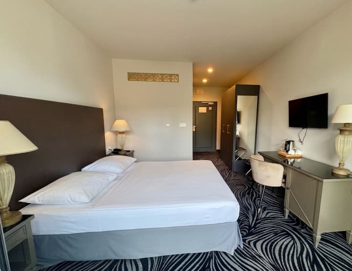 Carlsbad INN hotel & apartments