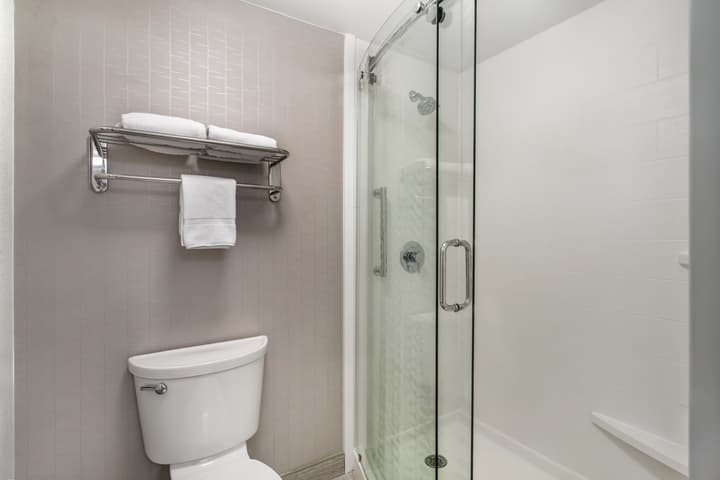 Holiday Inn Knoxville N - Merchant Drive by IHG