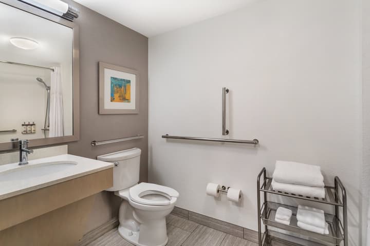 Holiday Inn Knoxville N - Merchant Drive by IHG