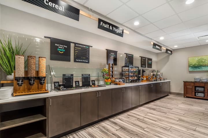 Holiday Inn Knoxville N - Merchant Drive by IHG