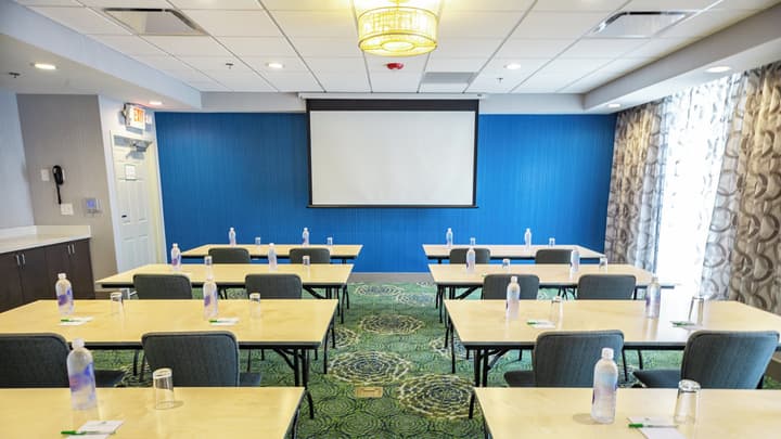 Holiday Inn Knoxville N - Merchant Drive by IHG